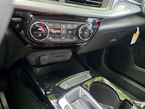 New 2026 Chevrolet Trax LT w/ Midnight Edition FWD image 22