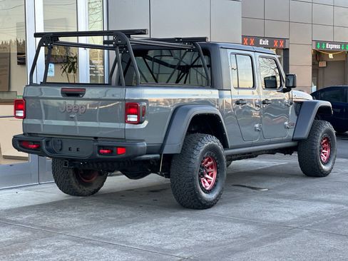 Used 2021 Jeep Gladiator Rubicon w/ Cold Weather Group AWD/4WD image 3