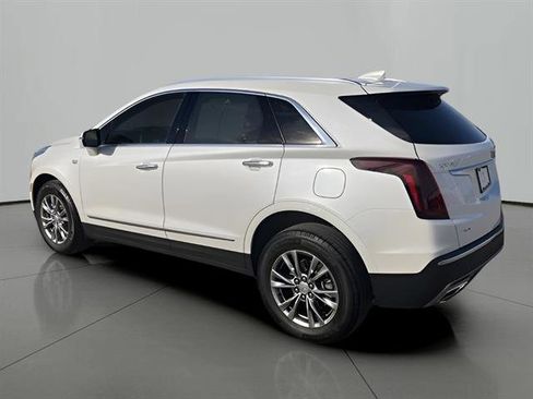 Used 2021 Cadillac XT5 Premium Luxury image 3
