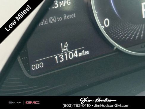 Used 2024 Lexus ES 350 w/ Luxury Package image 3