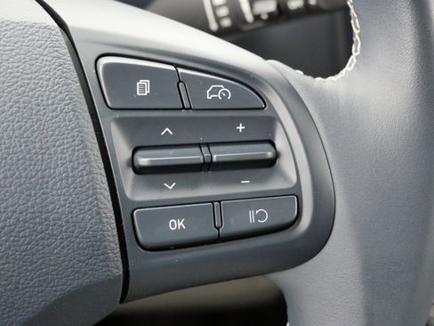 Used 2023 Hyundai Venue Limited w/ Cargo Package image 32