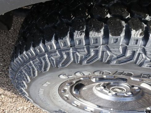 New 2025 Ford Bronco Badlands image 50