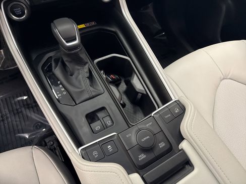 Used 2026 Toyota Grand Highlander XLE image 53