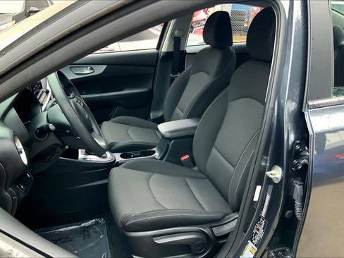 Certified 2023 Kia Forte LXS image 7