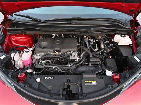 Used 2021 Toyota Sienna LE w/ LE Plus Package FWD image 33