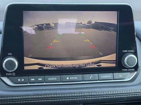 Used 2023 Nissan Rogue S FWD image 30