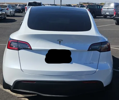 Used 2024 Tesla Model Y Long Range AWD/4WD image 3