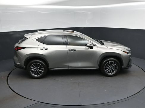 Used 2025 Lexus NX 250 FWD w/ Towing Package (2000 Lbs) image 35