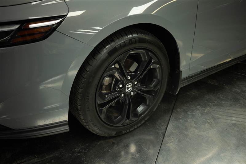Used 2025 Honda Accord SE image 4