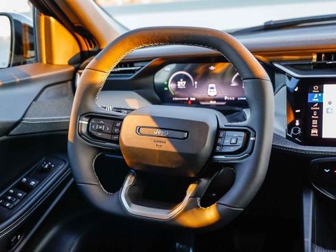 New 2026 Jeep Cherokee Laredo image 18