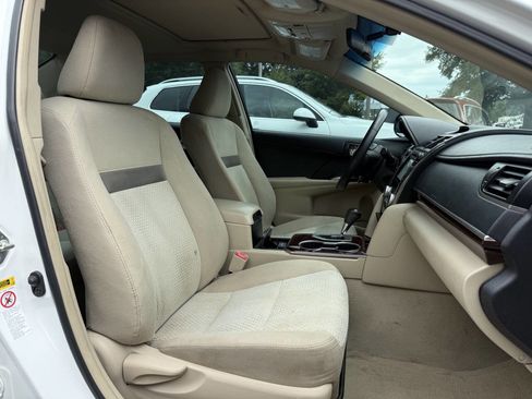 Used 2014 Toyota Camry XLE image 14