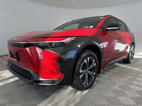 Certified 2025 Toyota bZ4X AWD image 3