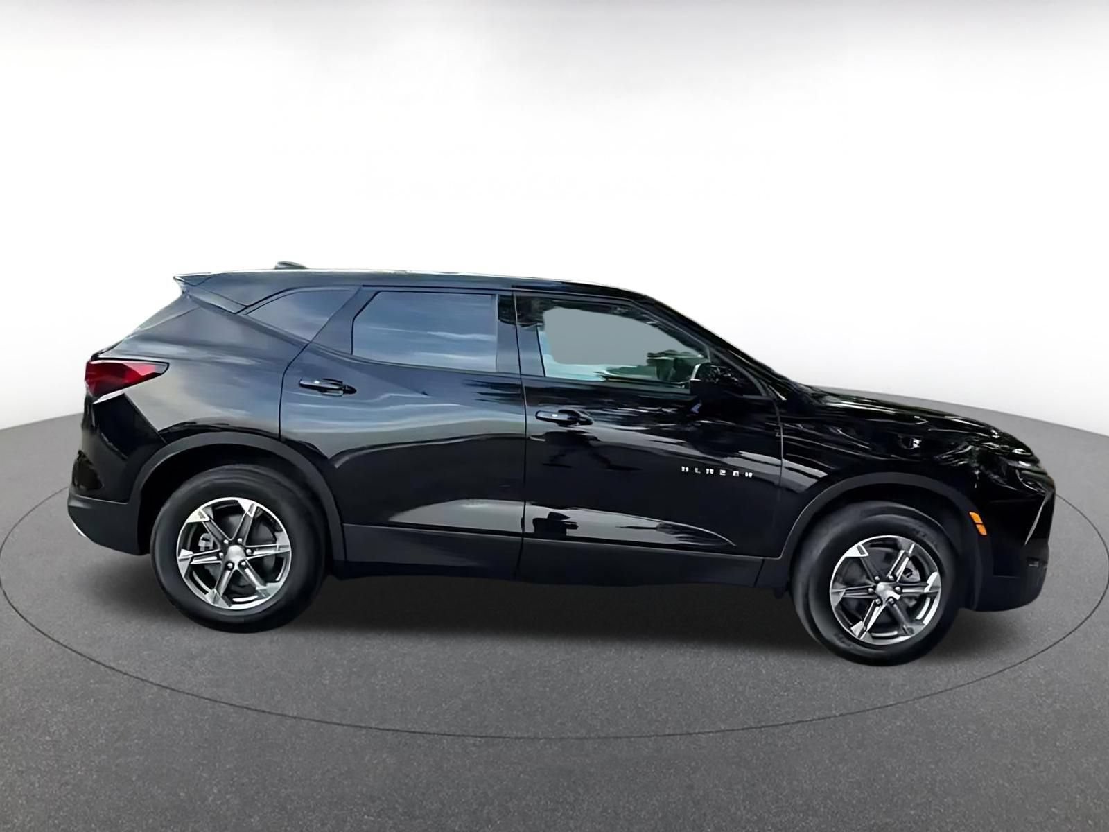 Used 2026 Chevrolet Blazer LT FWD image 15