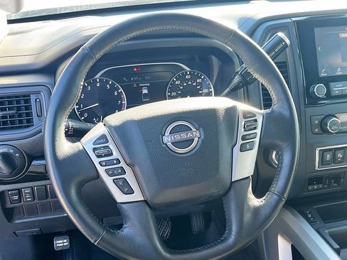 Used 2024 Nissan Titan SV w/ SV Convenience Package image 11