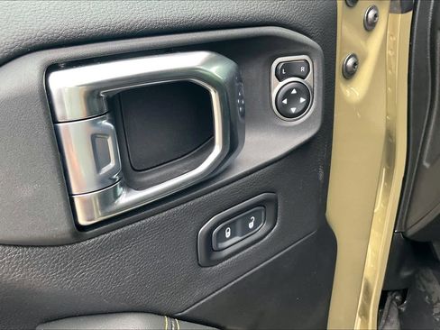 New 2026 Jeep Wrangler Unlimited Sahara AWD/4WD image 17