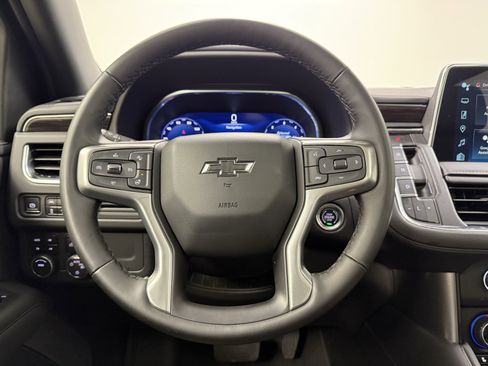 Used 2024 Chevrolet Suburban Z71 w/ Luxury Package image 27