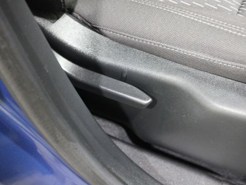 Used 2025 Chevrolet Equinox LT image 23