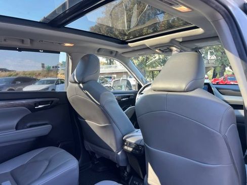 Used 2022 Toyota Highlander Platinum AWD/4WD image 27
