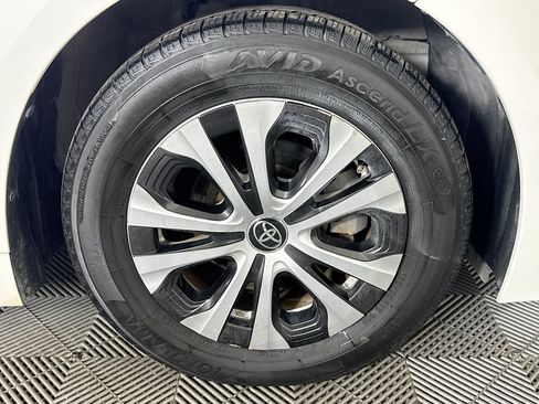 Used 2022 Toyota Corolla LE FWD image 30