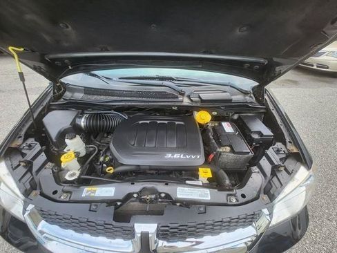Used 2016 Dodge Grand Caravan SE FWD image 24