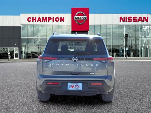 Used 2022 Nissan Pathfinder SV image 6