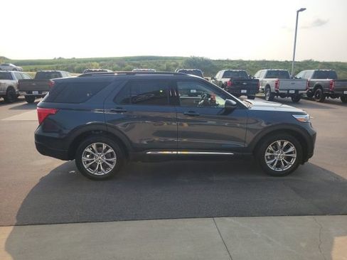 Used 2024 Ford Explorer XLT w/ Equipment Group 202A AWD/4WD image 6