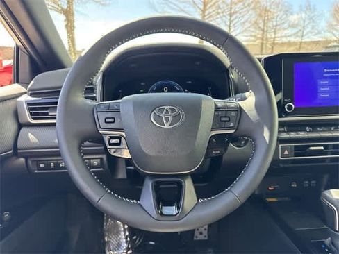 Used 2025 Toyota Camry SE image 20