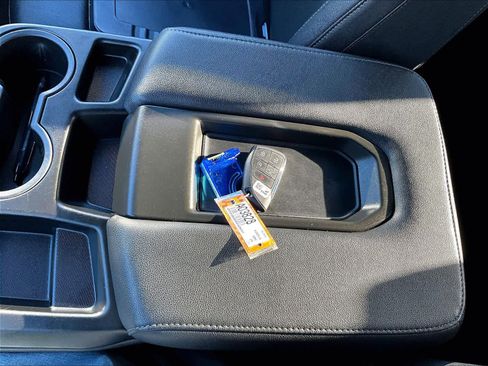 Used 2024 GMC Sierra 1500 SLT image 47