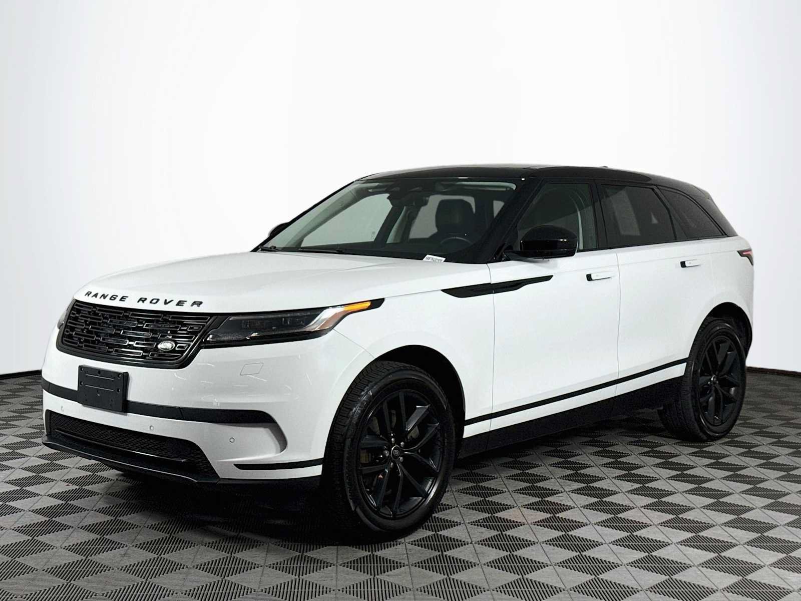 Used 2024 Land Rover Range Rover Velar S AWD/4WD image 1