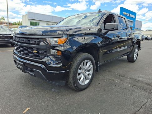 Used 2023 Chevrolet Silverado 1500 Custom AWD/4WD image 1