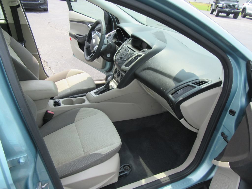 Used 2012 Ford Focus SE FWD image 12