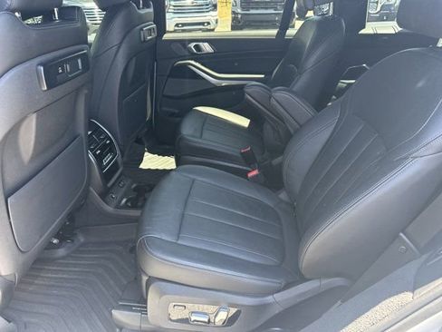 Used 2020 BMW X7 xDrive40i w/ M Sport Package AWD/4WD image 21