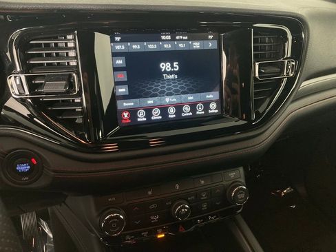 Used 2023 Dodge Durango GT image 2