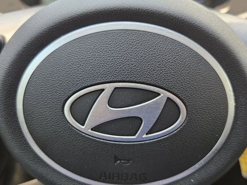 Used 2024 Hyundai Elantra SE FWD image 26