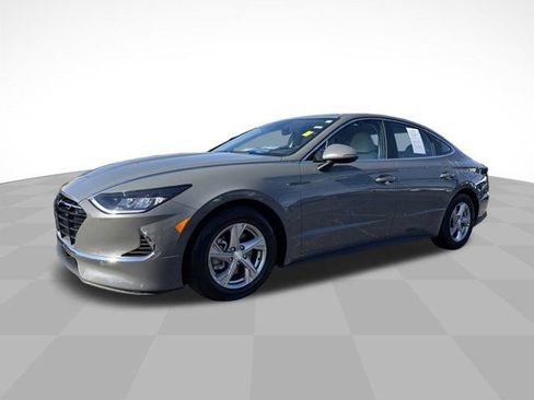 Used 2022 Hyundai Sonata SE image 1