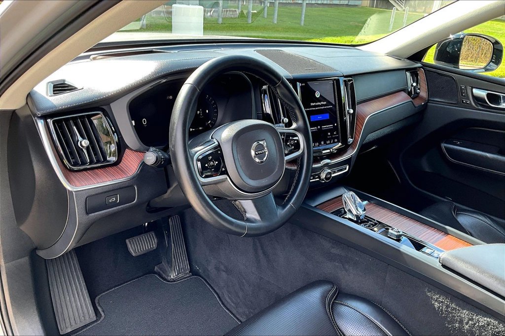 Used 2023 Volvo XC60 B5 Ultimate w/ Climate Package AWD/4WD image 16