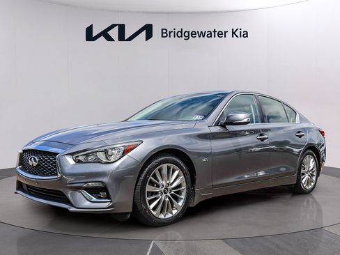Used 2019 INFINITI Q50 Luxe w/ Essential Package (3.0T Luxe) AWD/4WD image 3