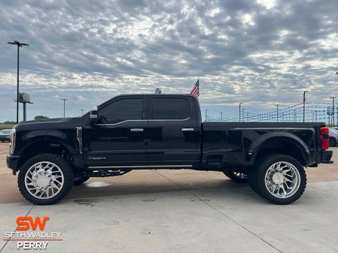 Used 2023 Ford F350 King Ranch w/ Chrome Package image 4