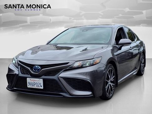 Used 2023 Toyota Camry SE w/ Audio Upgrade Package FWD image 1
