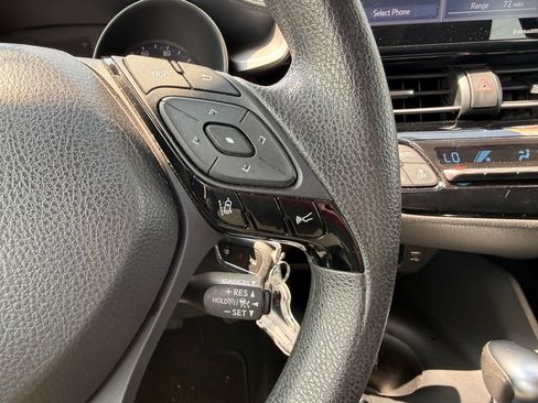 Used 2020 Toyota C-HR LE FWD image 15