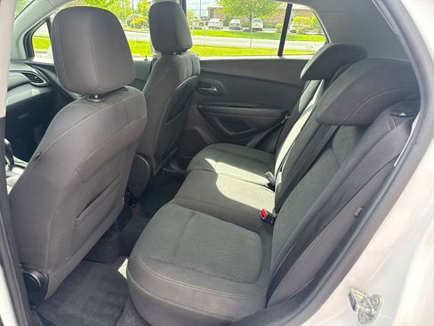 Used 2019 Chevrolet Trax LS FWD image 10