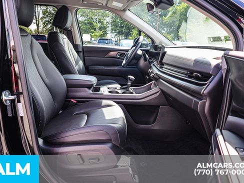 Used 2025 Kia Carnival SX w/ SX Dark Edition Package FWD image 21