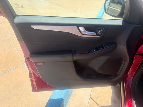 Used 2022 Ford Escape SEL FWD image 6