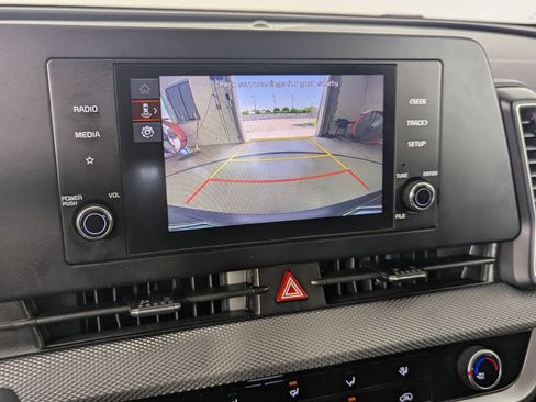 Used 2023 Kia Sportage LX FWD image 19