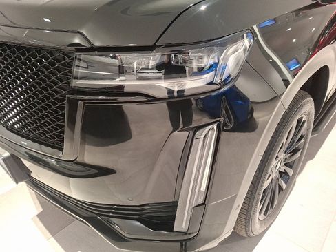 Certified 2023 Cadillac Escalade Premium Luxury image 10