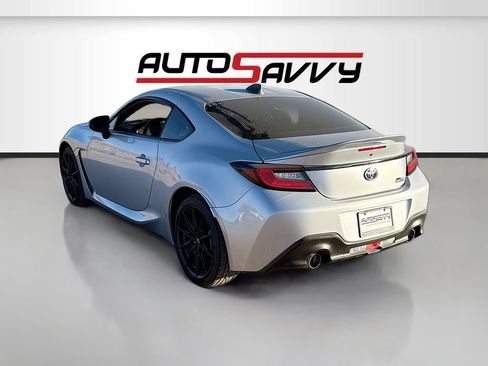 Used 2024 Toyota GR86 Premium RWD image 5
