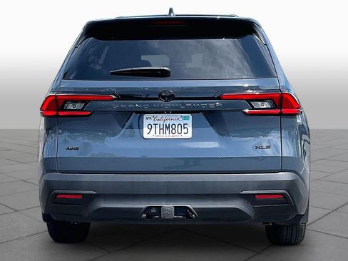 Used 2025 Toyota Grand Highlander AWD image 4