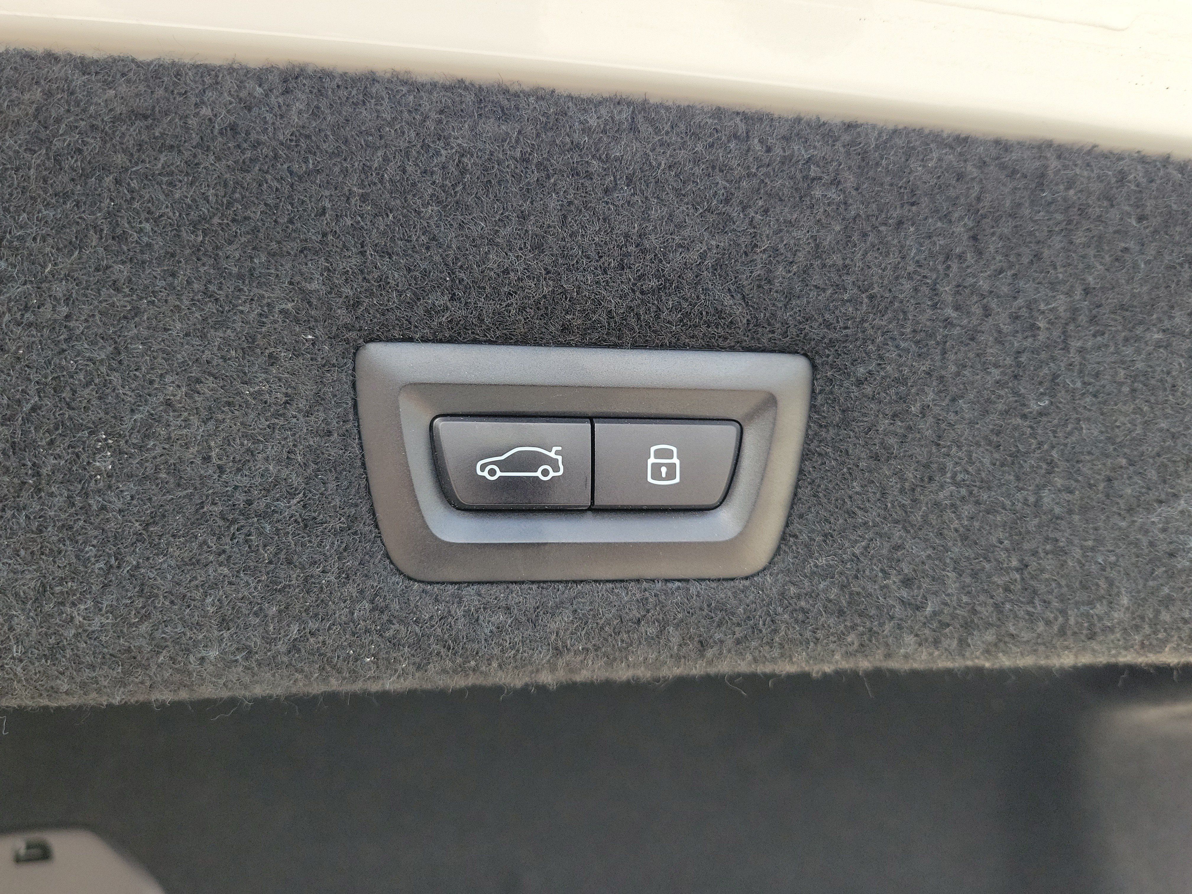 Used 2023 BMW 740i w/ Executive Package RWD image 11