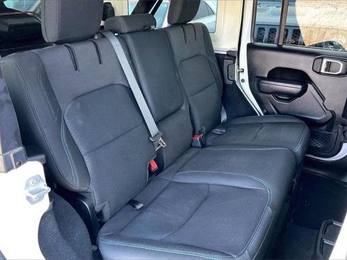 Certified 2022 Jeep Wrangler Unlimited Rubicon 4xe image 26