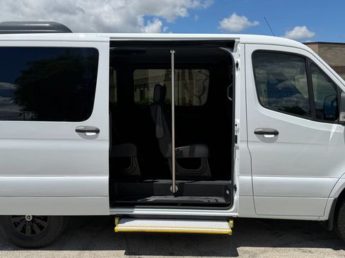 Used 2020 Mercedes-Benz Sprinter 1500 w/ Driver Convenience Package image 9